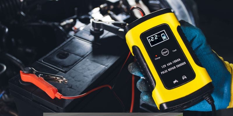 How to Connect a Trickle Charger to a Car Battery