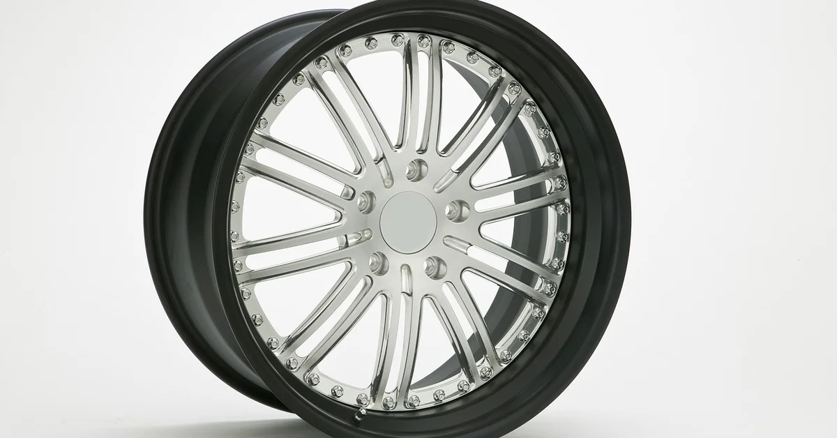Aftermarket alloy wheel closeup