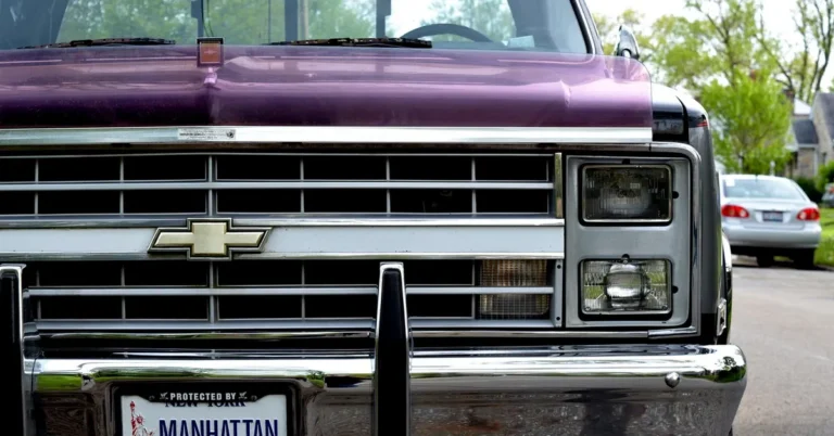 Front grille of a Chevy Silverado pickup truck with the 4WD drivetrain
