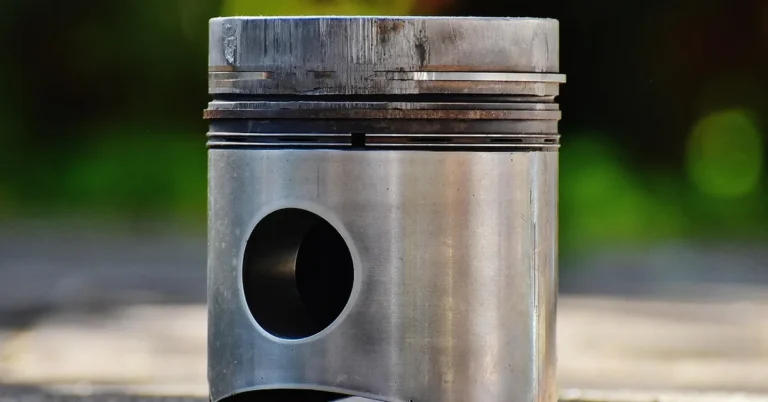 Engine pistons, one of the core automobile parts covered in this guide