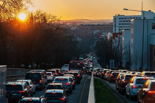 Heavy highway traffic representing the global number of car drivers