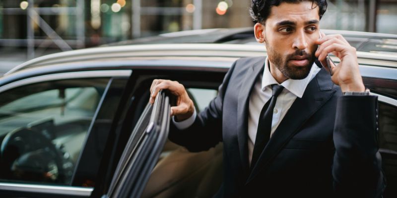 How to Read in a Car Without Getting Sick: Expert Tips