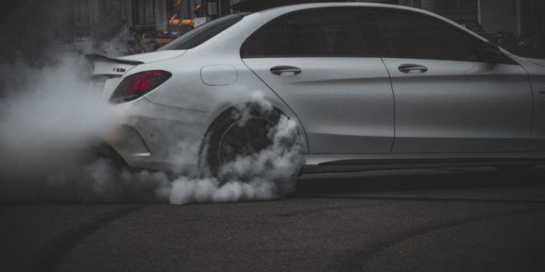 Who Sings Fast Car: Discover the Artist Behind the Hit Song