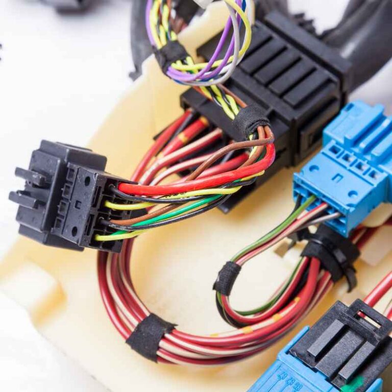 How to Remove Electrical Connectors on Cars