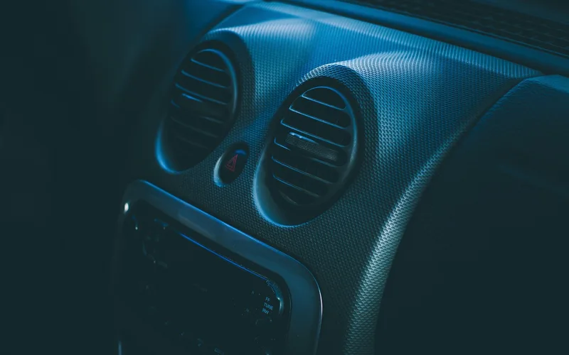 Car stereo dashboard showing a Bluetooth audio connection screen