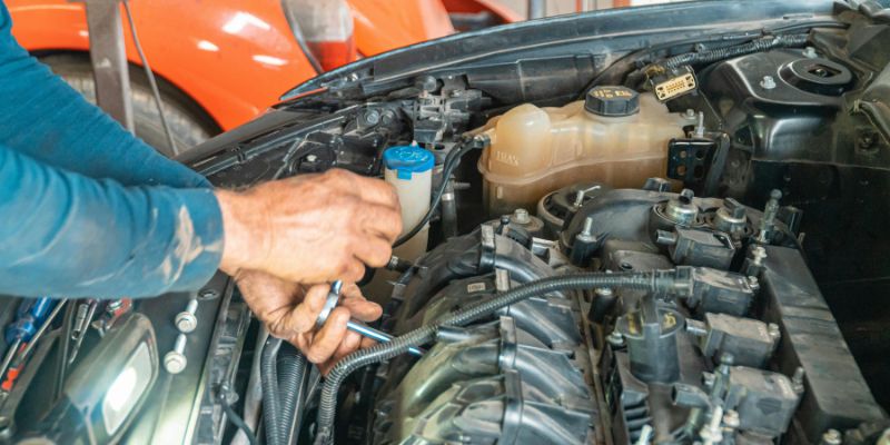 How to Remove a Fuse from a Fuse Box Car