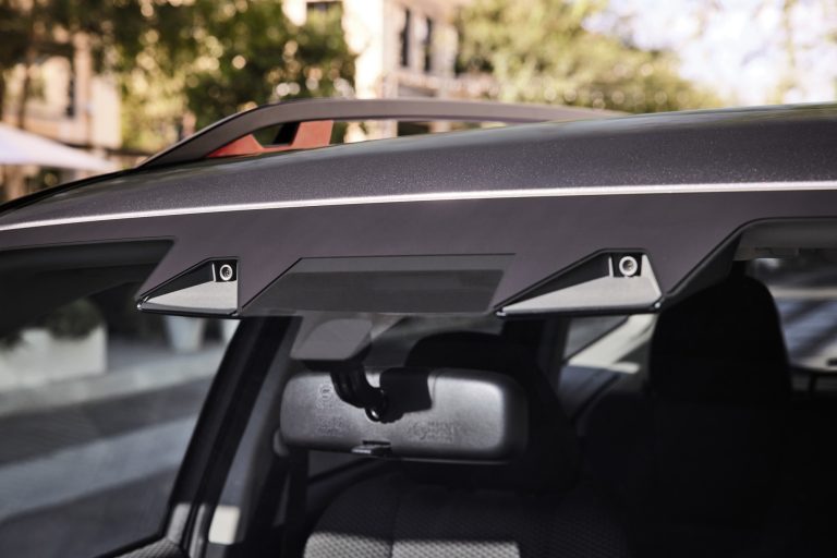 Do Any Cars Have Built in Dash Cameras