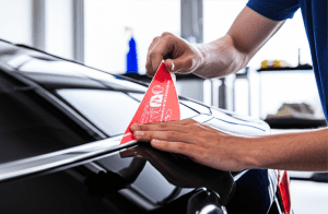How to Get Dealership Decal Off Car: Proven Easy – The Daily Automotive
