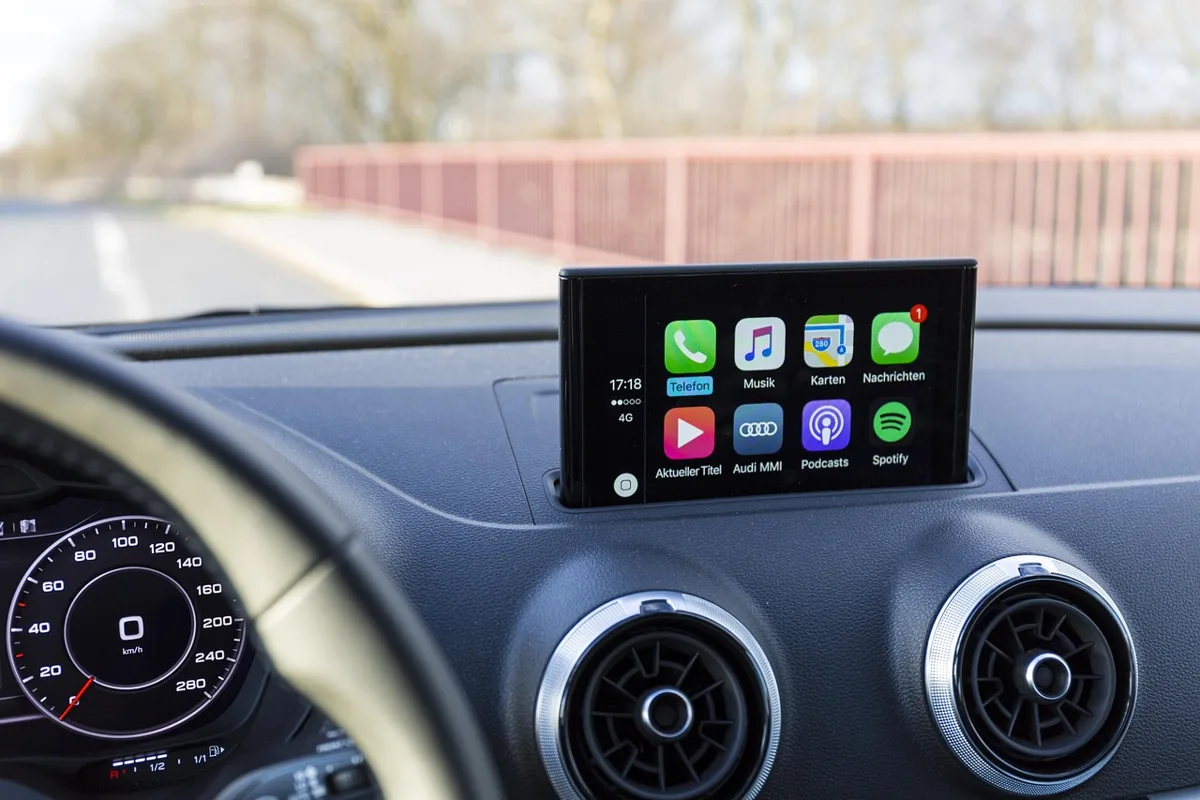 Smartphone connected to car for CarPlay-style screen mirroring