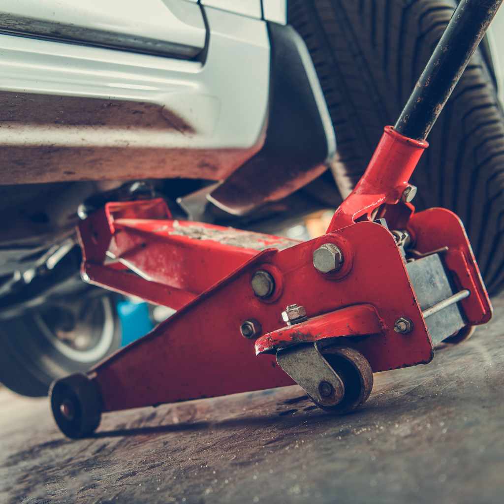 The Basics of Vehicle Jacks and Their Limitations