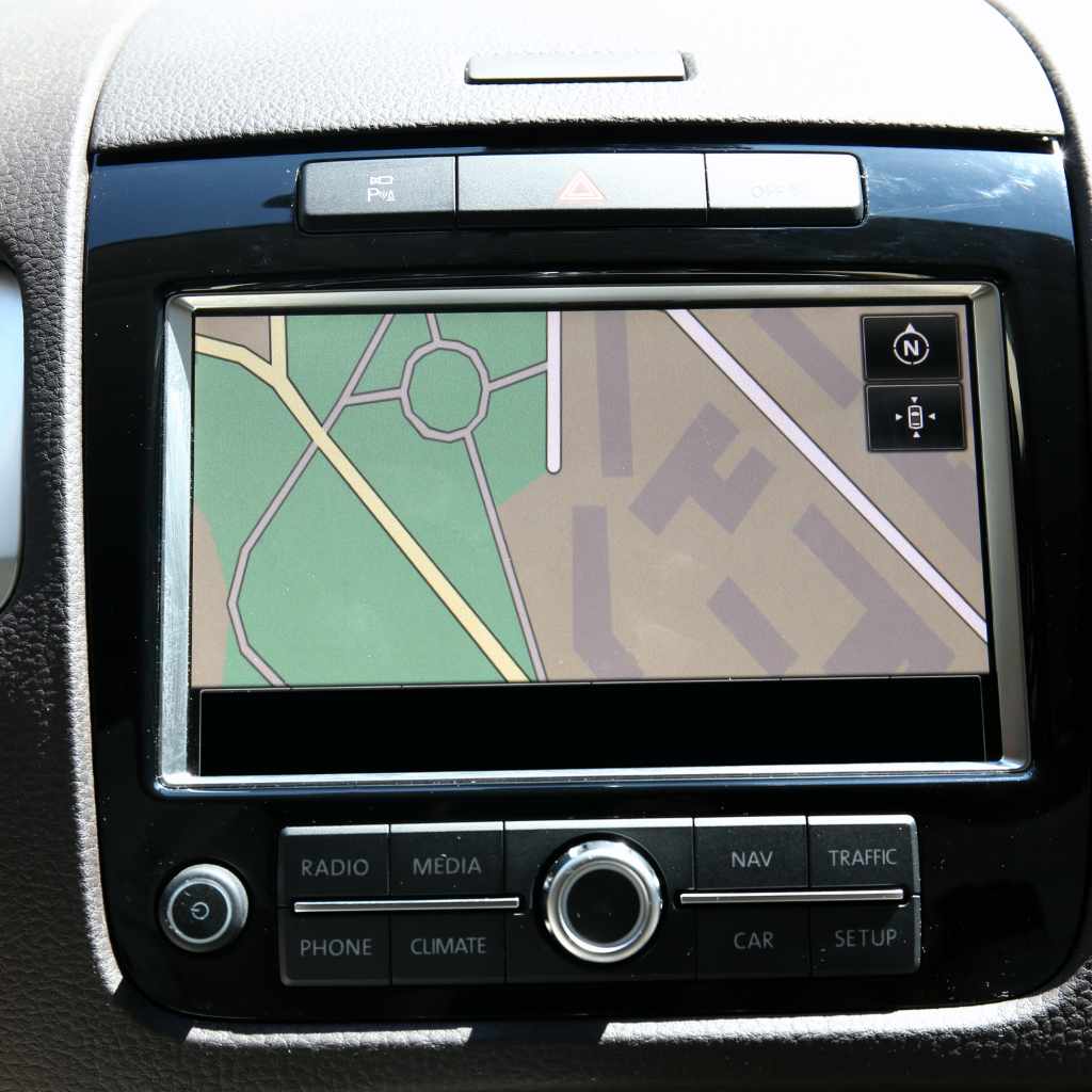 How to Dim Apple CarPlay