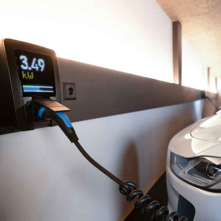 Best Charging Amp For A Car Battery (What You Need)