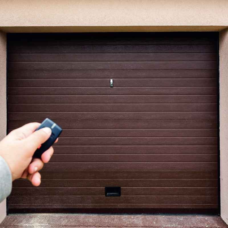 Quick Tips for Choosing or Replacing Your Garage Door
