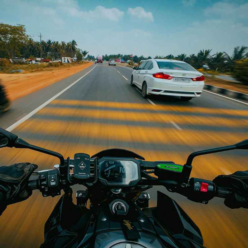 Do Motorcycles Stop Faster Than Cars?