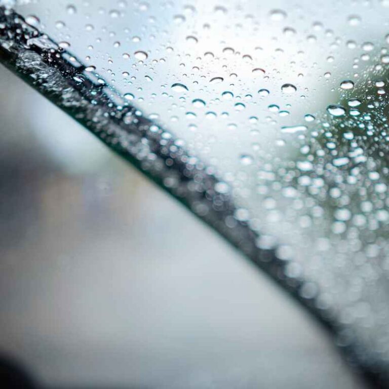 How to Clean Inside of Car Windows Without Streaks