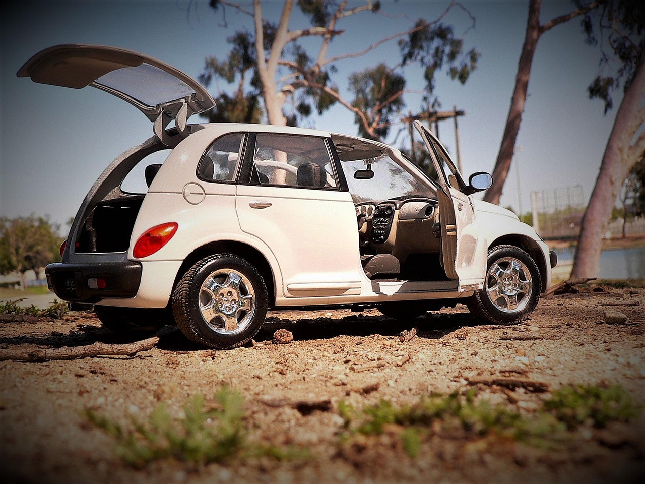 Professional auto body repair shop for car dents