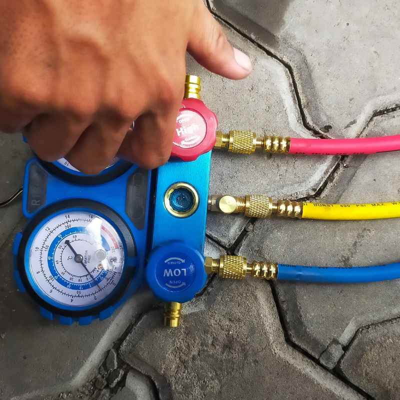 Servicing Your Car's AC System Correctly