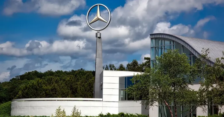 How Much Do Car Manufacturers Make Per Car? 2026 Data