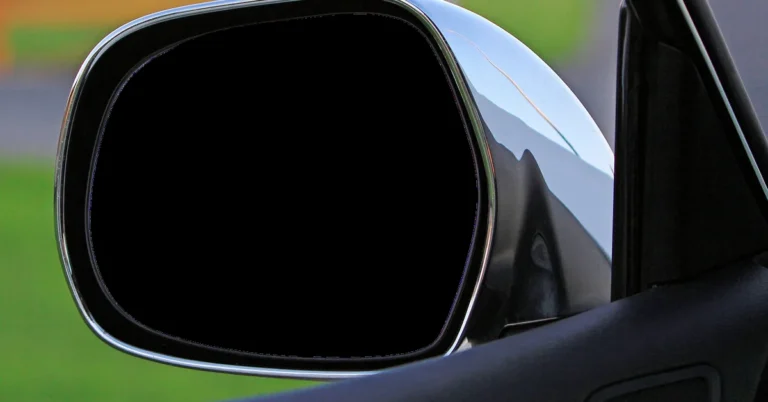 Pickup truck with extended towing mirrors