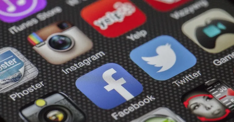 How Social Media Shapes Automotive Lifestyle Trends