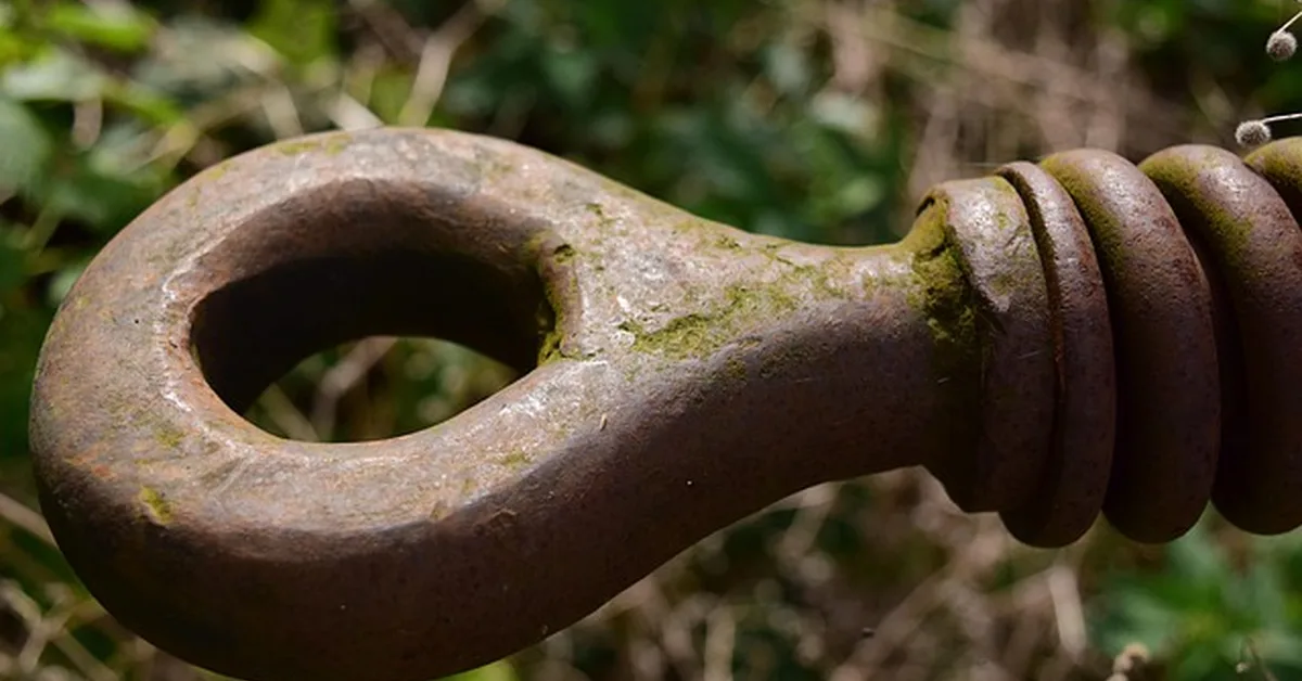 Tow hitch ring for camper towing guide
