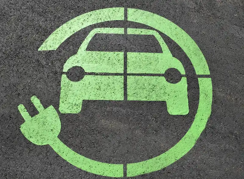 Do hybrid drivetrains get better fuel economy than gas-only drivetrains?
