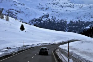 Best Car Drivetrain for Snow and Ice: AWD, FWD, 4WD