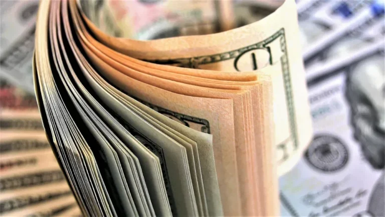 How to Pay Cash for a Car at Dealership: Smart Tips