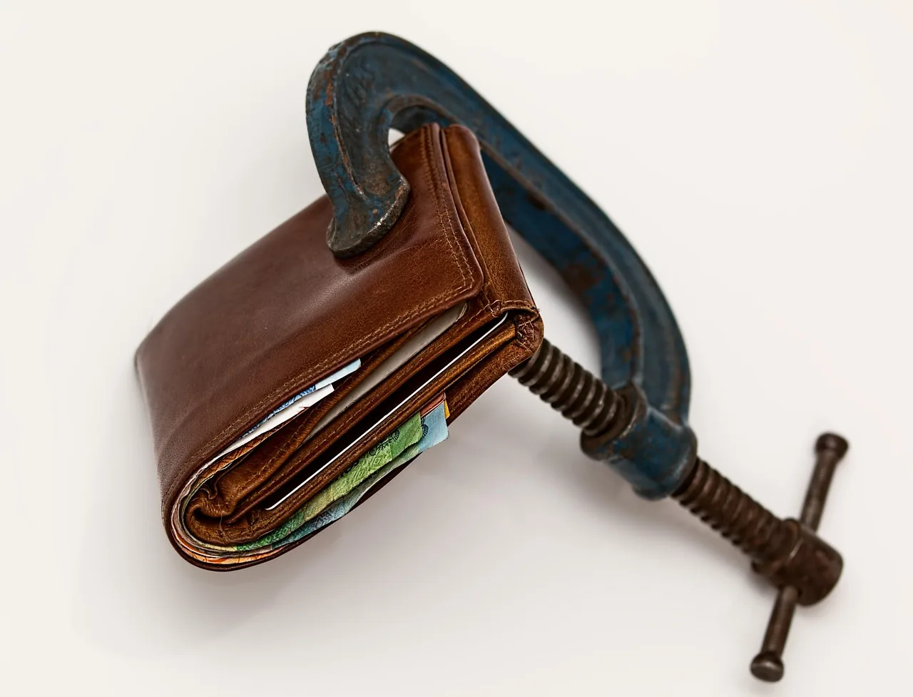 Can bankruptcy stop foreclosure and help you keep the house?