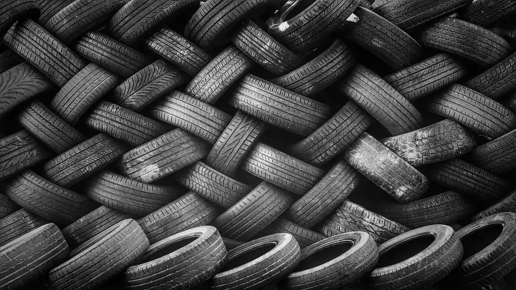 Can you run mismatched tires for a few weeks?